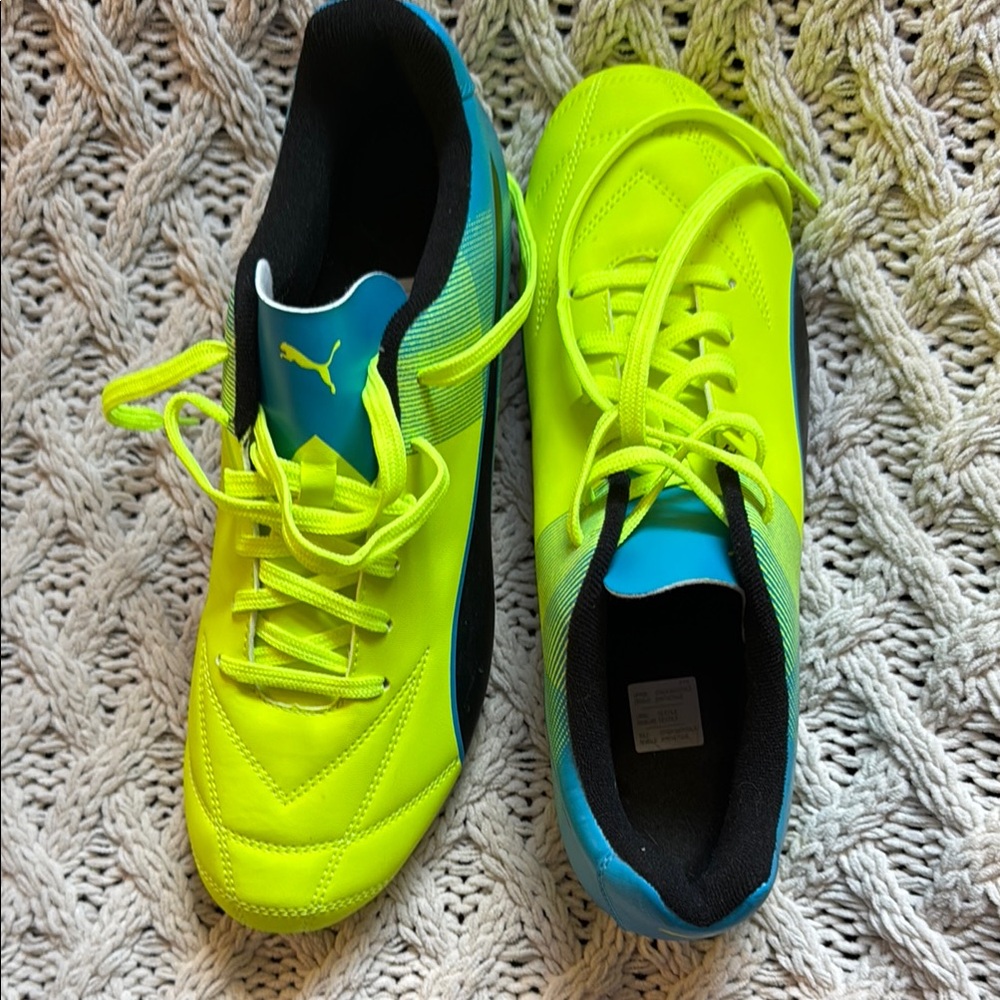 PUMA Adreno II Soccer Shoes E(barely)UC